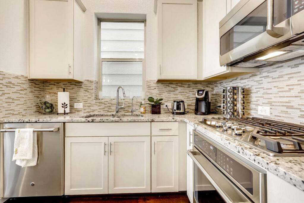 Gorgeous 4 Bed Home On St Mary'S - Minutes To Riverwalk/Pearl San Antonio Eksteriør bilde